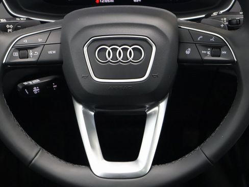 Used 2025 Audi Q5 2.0T Premium Plus w/ Premium Plus Package image 17
