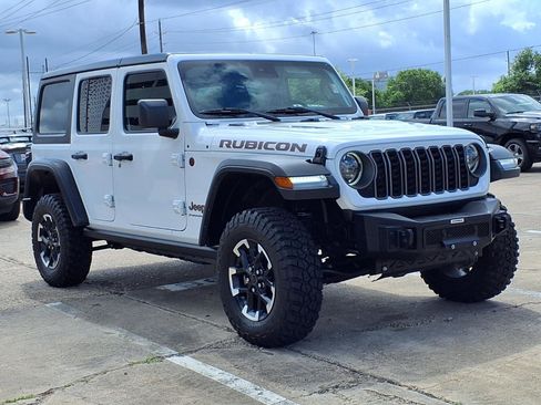 Used 2025 Jeep Wrangler Unlimited Rubicon AWD/4WD image 2