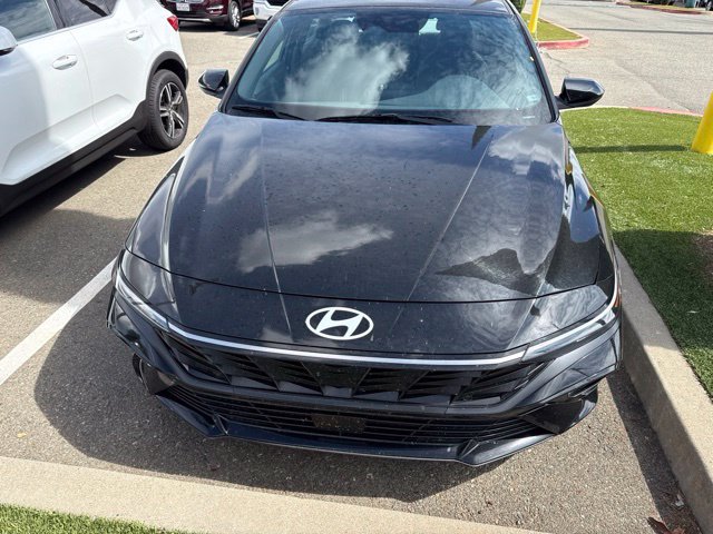 Used 2025 Hyundai Elantra SEL FWD image 1