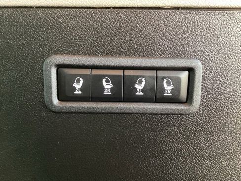 Used 2022 Jeep Wagoneer Series II w/ Premium Group I image 17