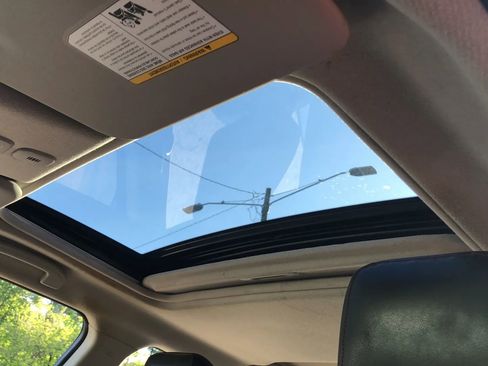 Used 2011 Nissan Juke SL image 16