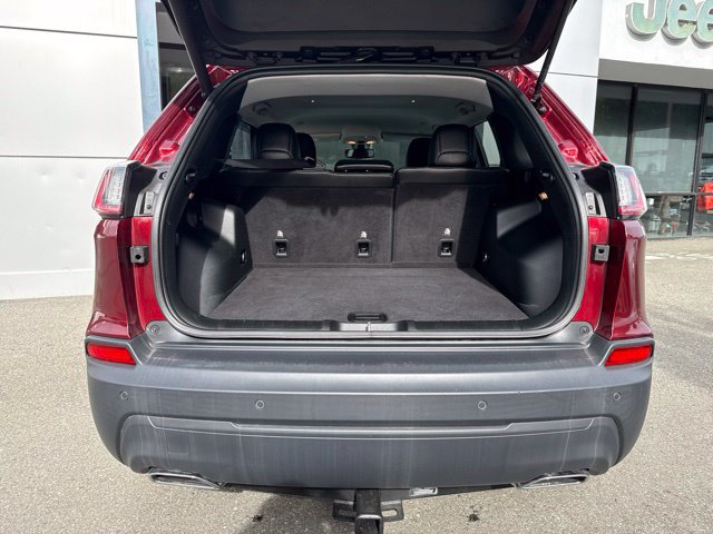 Used 2019 Jeep Cherokee Latitude Plus w/ Comfort/Convenience Group AWD/4WD image 16