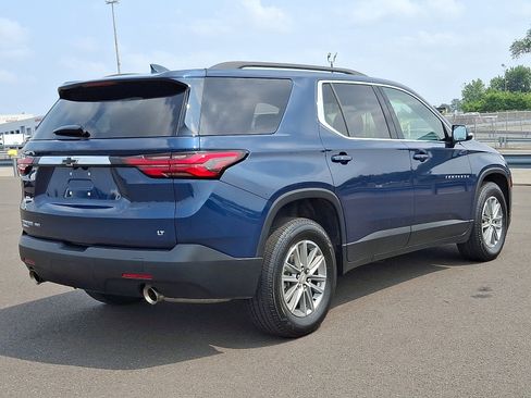 Used 2023 Chevrolet Traverse LT image 6