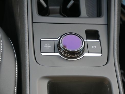 New 2025 Volkswagen Tiguan SE image 10