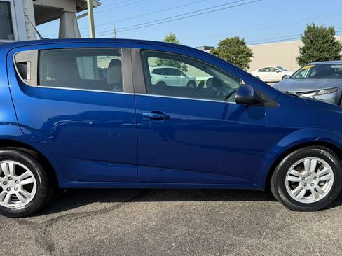 Used 2014 Chevrolet Sonic LT w/ Fun and Sun Package FWD image 6