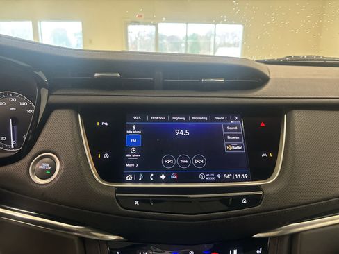 Used 2024 Cadillac XT6 Luxury image 37