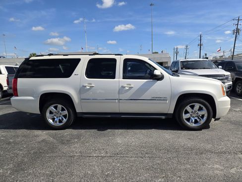 Used 2013 GMC Yukon XL SLT RWD image 4