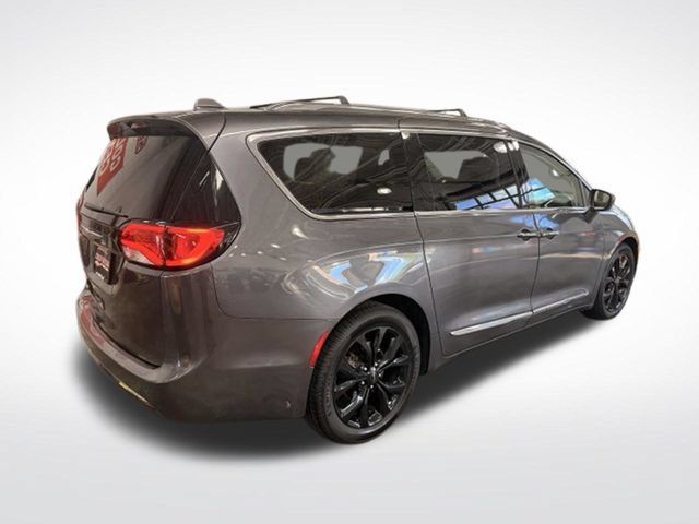 Used 2017 Chrysler Pacifica Touring-L Plus w/ Tire & Wheel Group FWD image 25