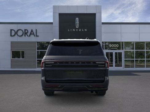 New 2025 Lincoln Navigator L Black Label AWD/4WD image 5
