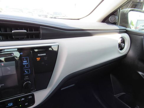 Used 2017 Toyota Corolla LE w/ Carpet Mat Package (TMS) FWD image 23