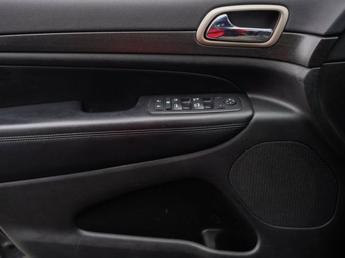 Used 2017 Jeep Grand Cherokee Laredo image 33