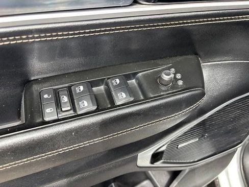 Used 2022 Jeep Wagoneer Series III w/ Premium Group I AWD/4WD image 14