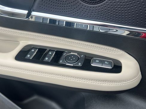 New 2026 Lincoln Corsair Premiere image 23