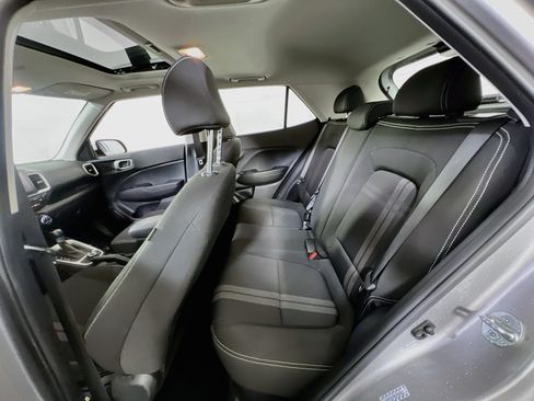 Used 2023 Hyundai Venue SEL FWD image 23