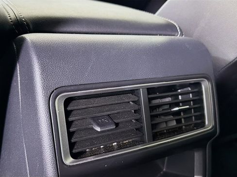 Used 2025 Volkswagen Atlas Cross Sport SE image 28