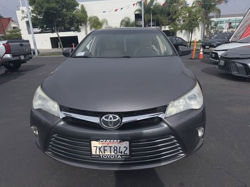 Used 2015 Toyota Camry LE image 9
