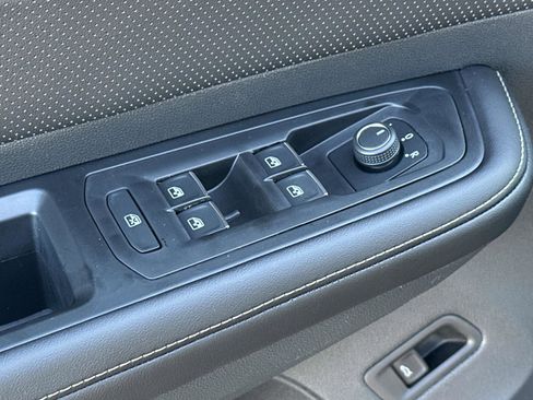 New 2026 Volkswagen Atlas Cross Sport SE image 17