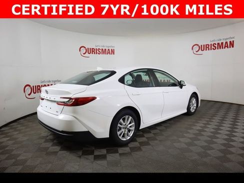 Used 2025 Toyota Camry LE image 13