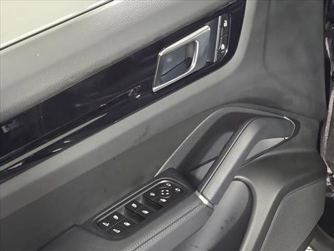 Certified 2023 Porsche Cayenne image 16