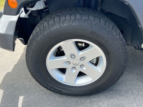 Used 2017 Jeep Wrangler Unlimited Sport w/ Quick Order Package 24S AWD/4WD image 14