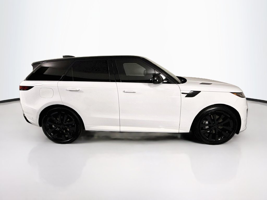New 2027 Land Rover Range Rover Sport Dynamic SE AWD/4WD image 4