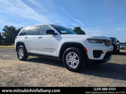 Used 2023 Jeep Grand Cherokee Laredo