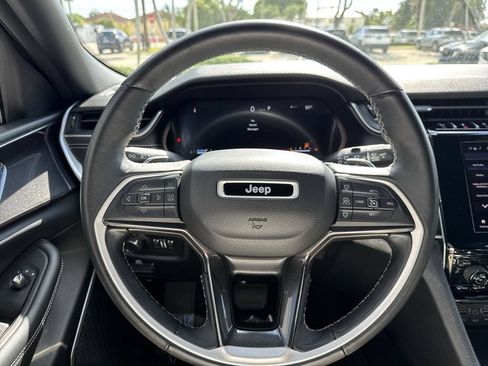 Used 2022 Jeep Grand Cherokee Altitude AWD/4WD image 48