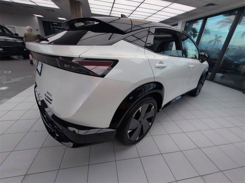 New 2025 Nissan Ariya Platinum image 12