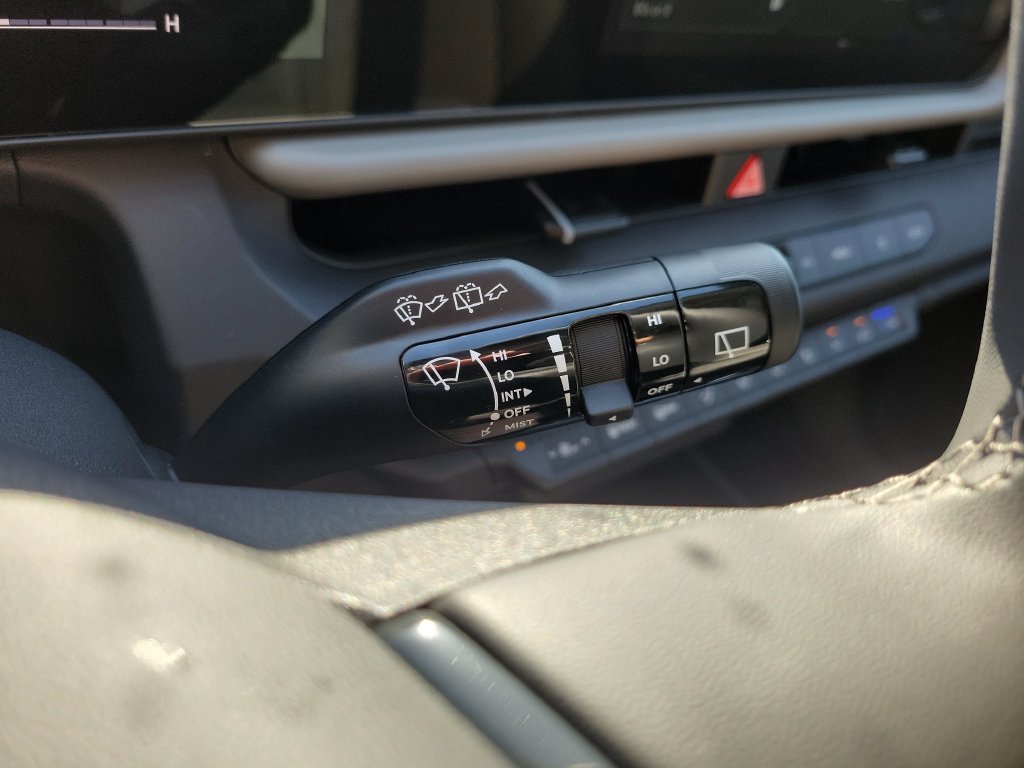 New 2027 Kia Seltos LX FWD image 28