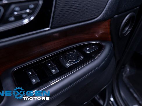 Used 2022 Lincoln Navigator Reserve AWD/4WD image 20