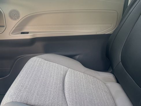 Used 2024 Toyota Sienna LE image 16