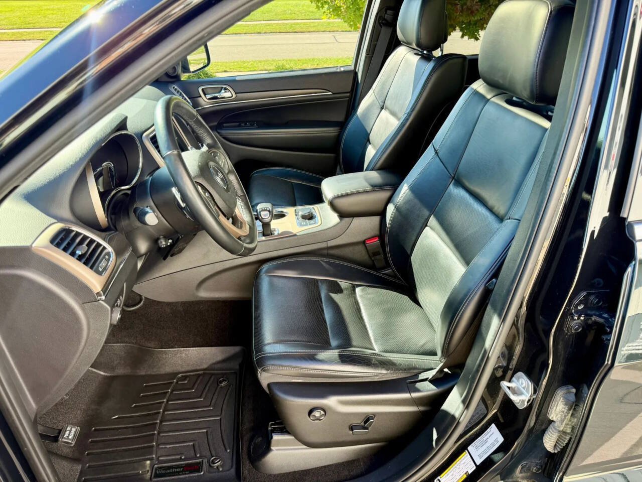 Used 2015 Jeep Grand Cherokee Limited w/ Luxury Group II AWD/4WD image 10