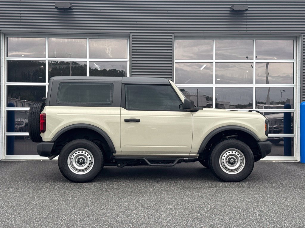 Used 2026 Ford Bronco 2-Door AWD/4WD image 3