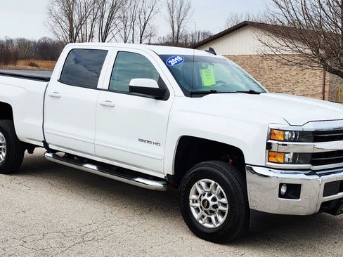 Used 2019 Chevrolet Silverado 2500 LT AWD/4WD image 2