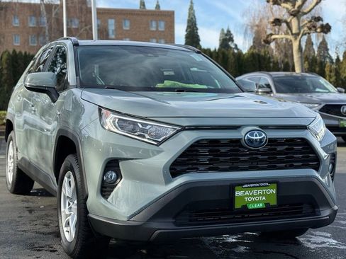 Used 2021 Toyota RAV4 XLE image 7