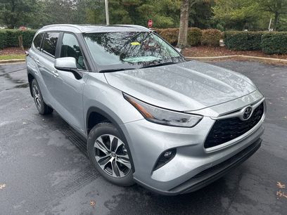 New 2025 Toyota Highlander XLE
