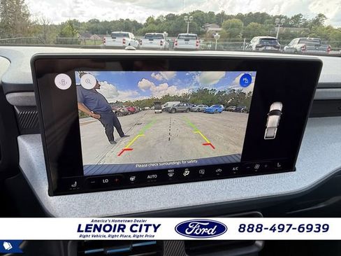 New 2025 Ford Maverick XLT w/ XLT Luxury Package FWD image 16