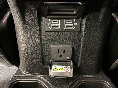 Used 2025 Jeep Wrangler Unlimited Rubicon AWD/4WD image 34