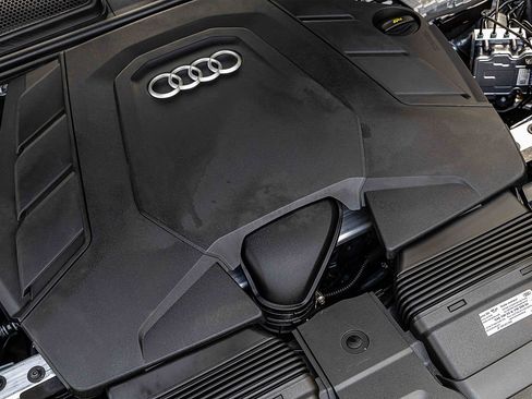 Used 2024 Audi Q7 Premium Plus image 32