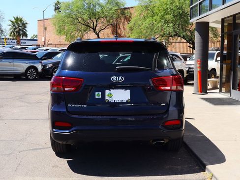 Used 2019 Kia Sorento S image 11