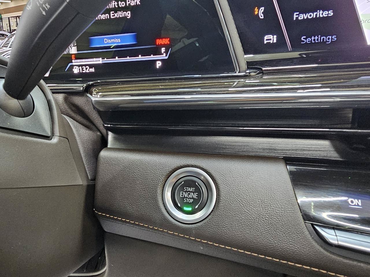 Used 2021 Cadillac Escalade Premium Luxury RWD image 37