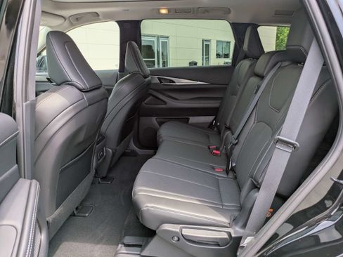 Used 2026 INFINITI QX60 Pure w/ Cargo Package FWD image 16