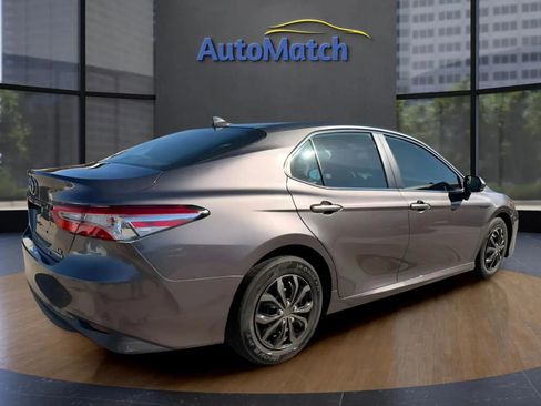 Used 2020 Toyota Camry LE image 12