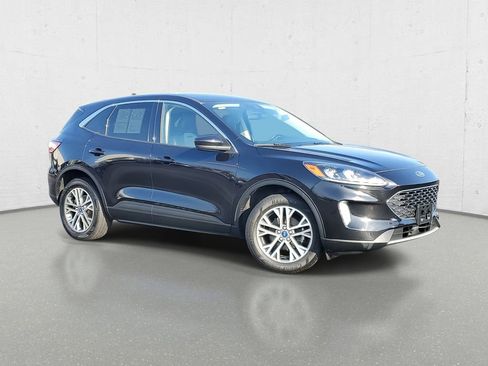 Used 2022 Ford Escape SEL image 2