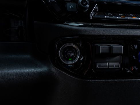 Used 2022 Chevrolet Silverado 1500 ZR2 w/ Technology Package image 23