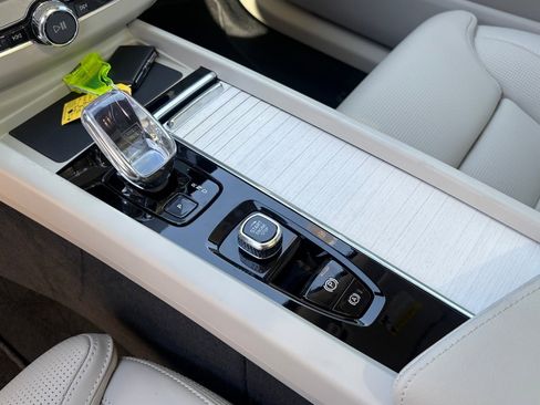 New 2026 Volvo XC60 B5 Ultra w/ Protection Package Premier image 14