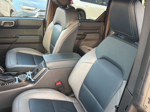 Used 2024 Ford Bronco Outer Banks AWD/4WD image 30