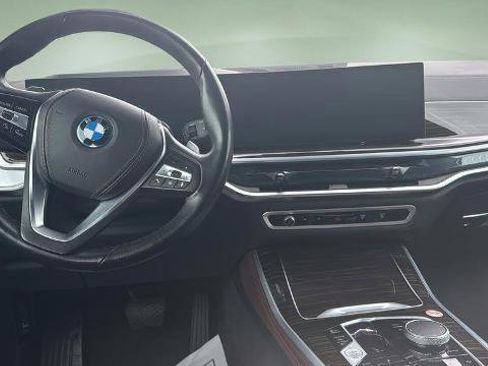 Used 2025 BMW X5 xDrive50e AWD/4WD image 9
