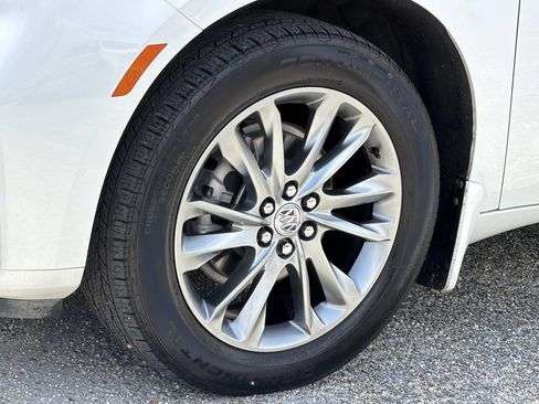 Used 2023 Buick Enclave Avenir FWD image 9