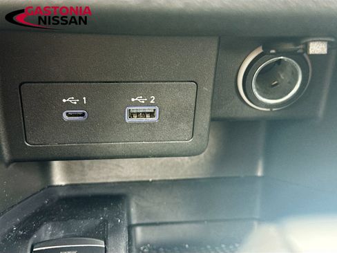 Used 2024 Nissan Kicks SR FWD image 17